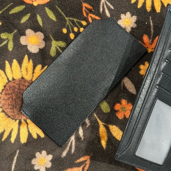 Access Denied wallet - Picture 6 of 9